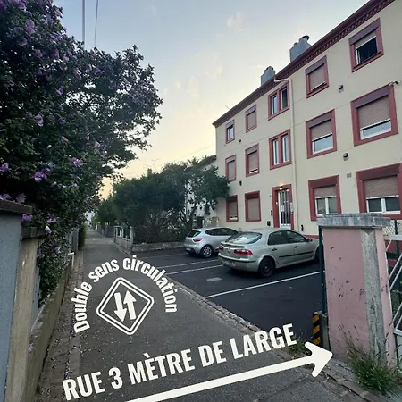 Dark Floral Insolite Jacuzzi Privee Situe A 5 Minutes Du Centre Parking Sur Place Possible *